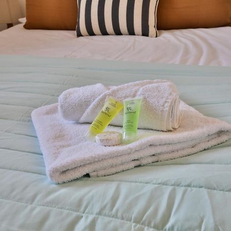 Stayright 2 Bed Beach House With Private Parking- Next To Barry Beach And Jackson Bay מראה חיצוני תמונה